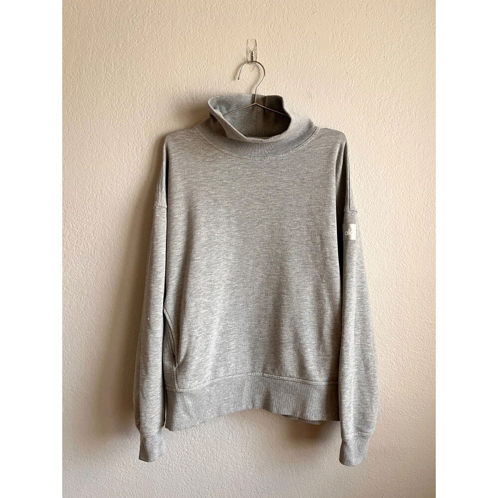 Alo Yoga Hazy Mock Neck Pullover Sweatshirt in Heather Gray Size LARGE